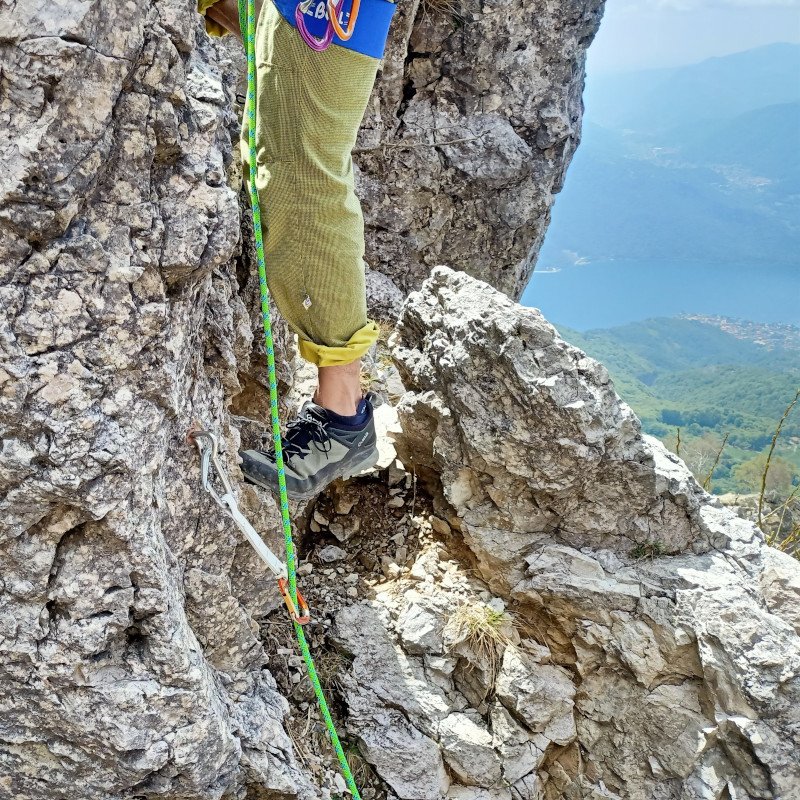 recensione scarponi rock aku