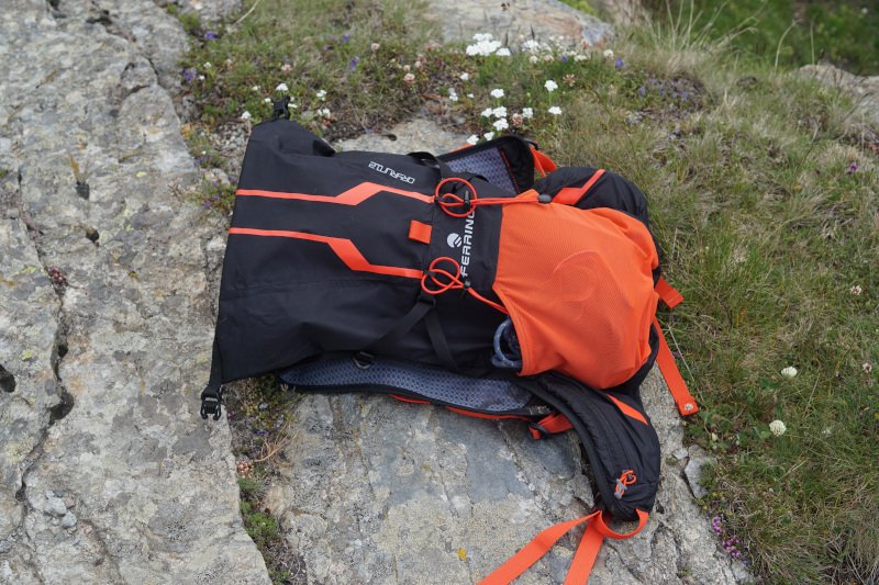 recensione zaino ferrino dry run 12