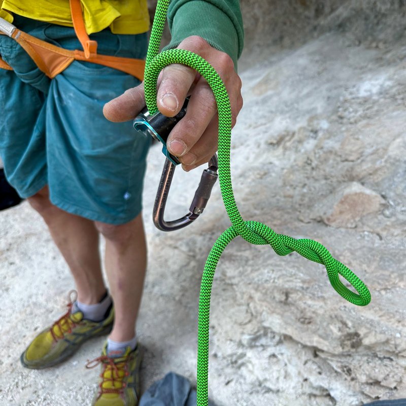 Arricciamento della corda da arrampicata