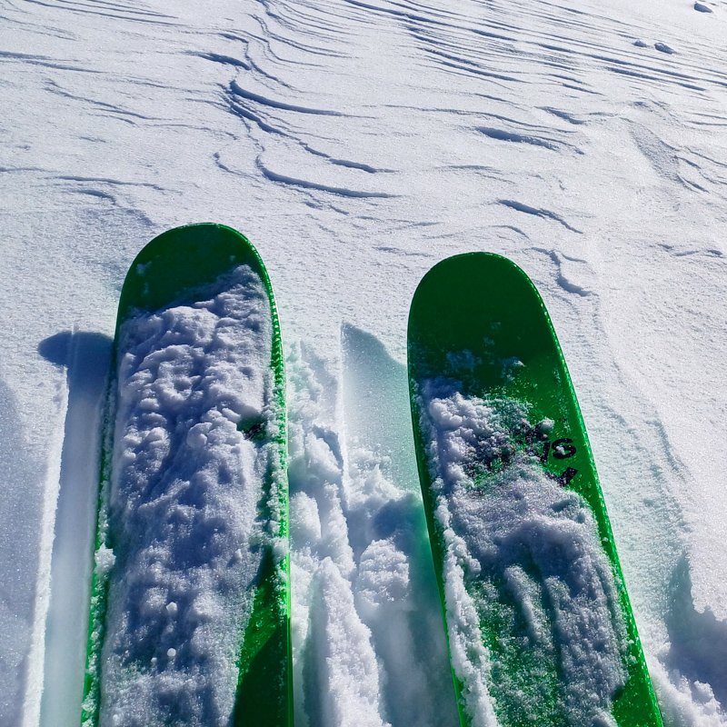 Sci alpinismo per neve fresca