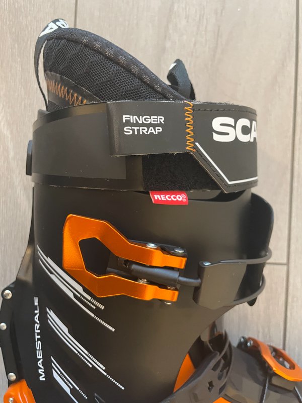 dettaglio fascia strap