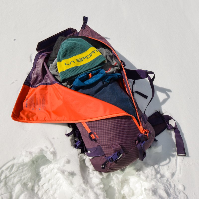 Zaino scialpinismo con cerniera frontale