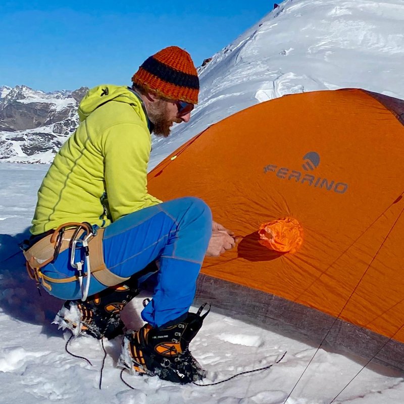 montaggio tenda su neve