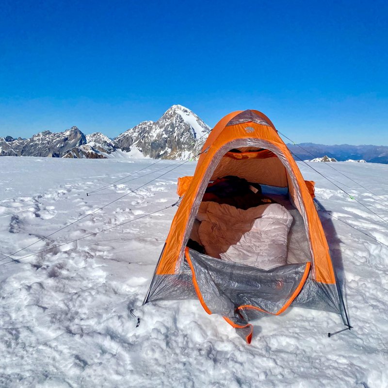 tenda ferrino sul ghiacciaio