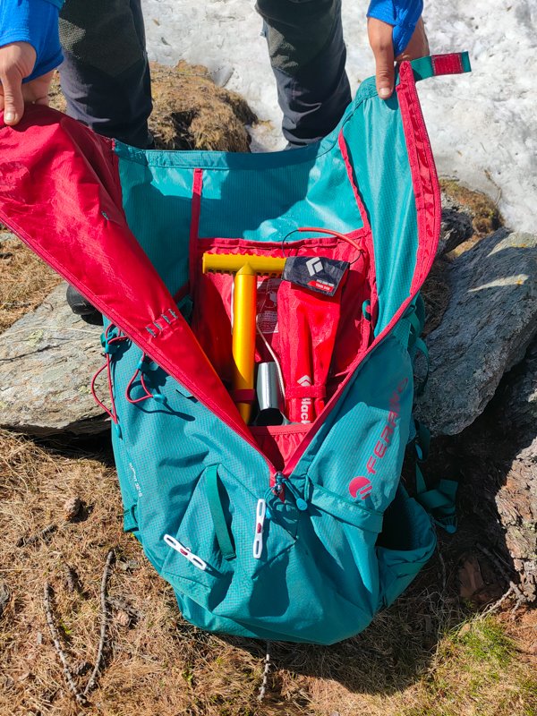 book opening ferrino backpack