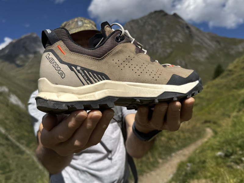lowa explorer gtx lo